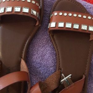 Cute brand new sandals!!